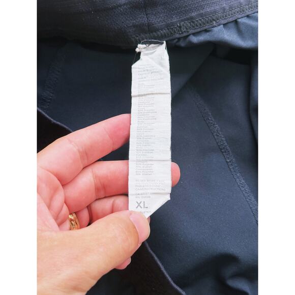 Fabletics Men’s Fundamental 7” Black Athletic Shorts Size XL Athleisure Workout - Picture 5 of 6